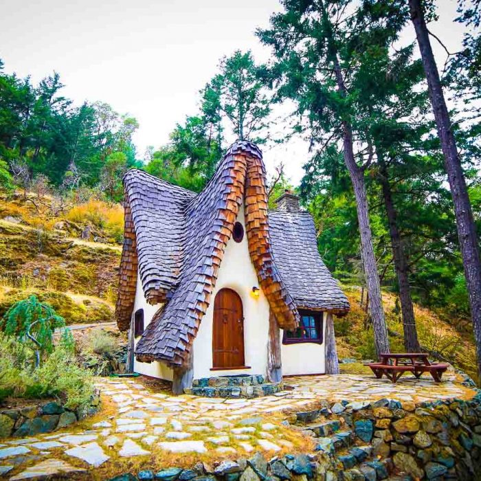 სახლი ზღაპრების წიგნიდან