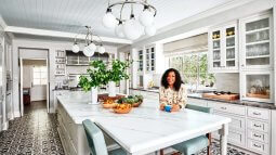 rogor gamoiyureba shonda raimsis saxli