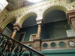 tbilisis 3 sadarbazo romelic aucileblad unda naxot