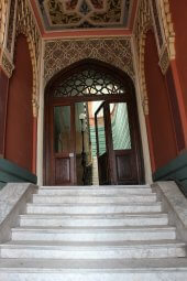 tbilisis 3 sadarbazo romelic aucileblad unda naxot