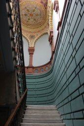 tbilisis 3 sadarbazo romelic aucileblad unda naxot