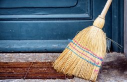 sxvadasxva qveynis ucnauri tradciiebi shobis dgesaswaulze