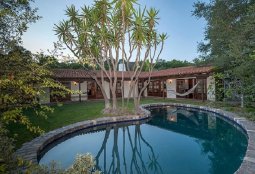 msaxiobebi romlebmac dviradgirebul saxlebze uari tkves