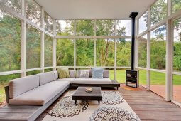 magalcheriani saxlis dadebiti da uaryofiti tvisebebi