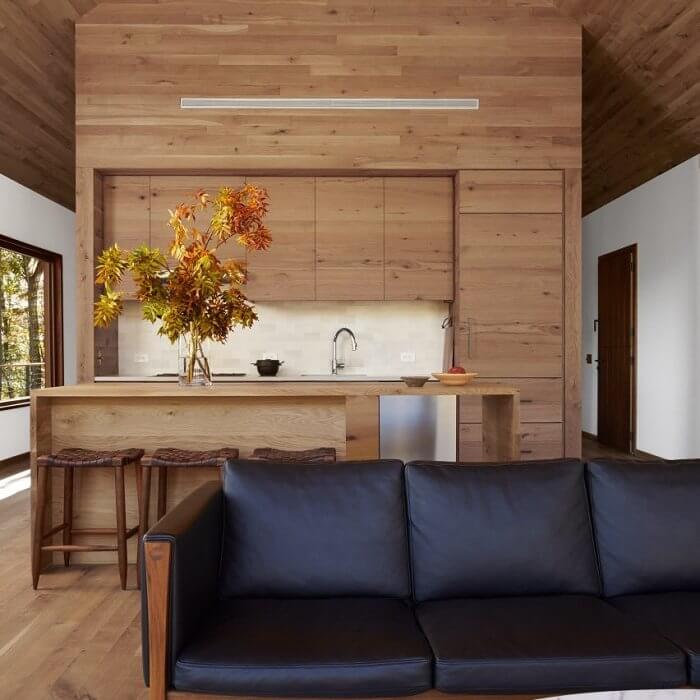 მიზეზები თუ რატომ უნდა შეაჩეროთ არჩევანი ხის ავეჯზე